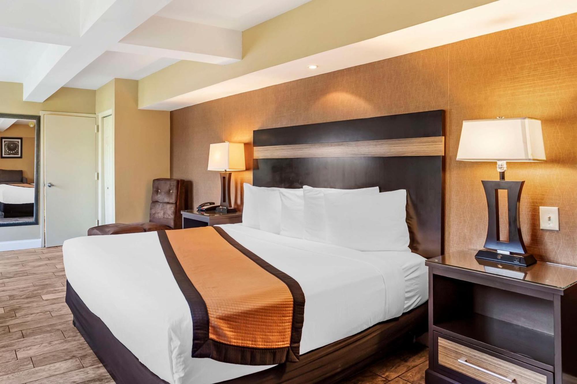 Best Western Plus Newark Airport West Екстер'єр фото