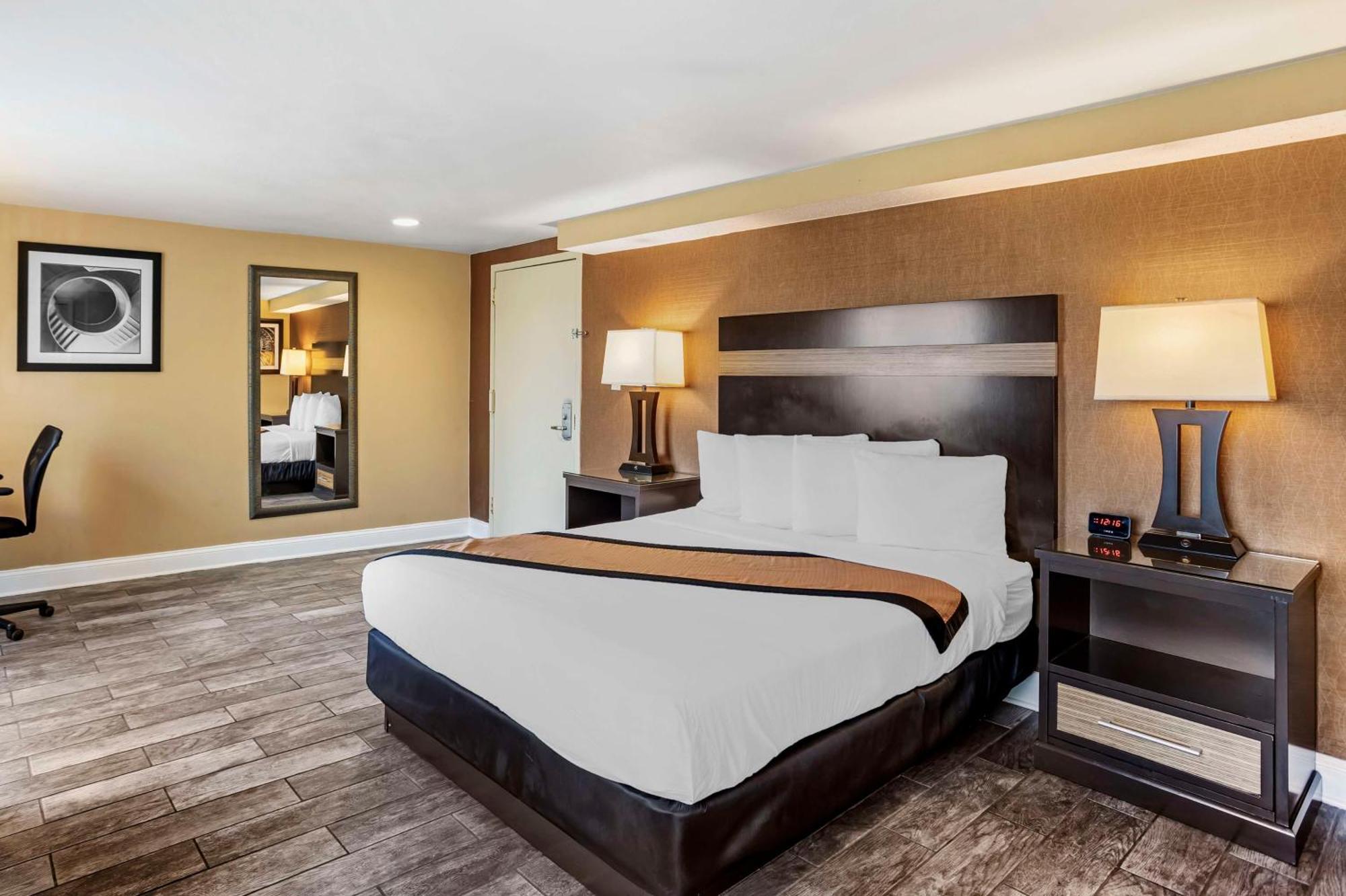 Best Western Plus Newark Airport West Екстер'єр фото