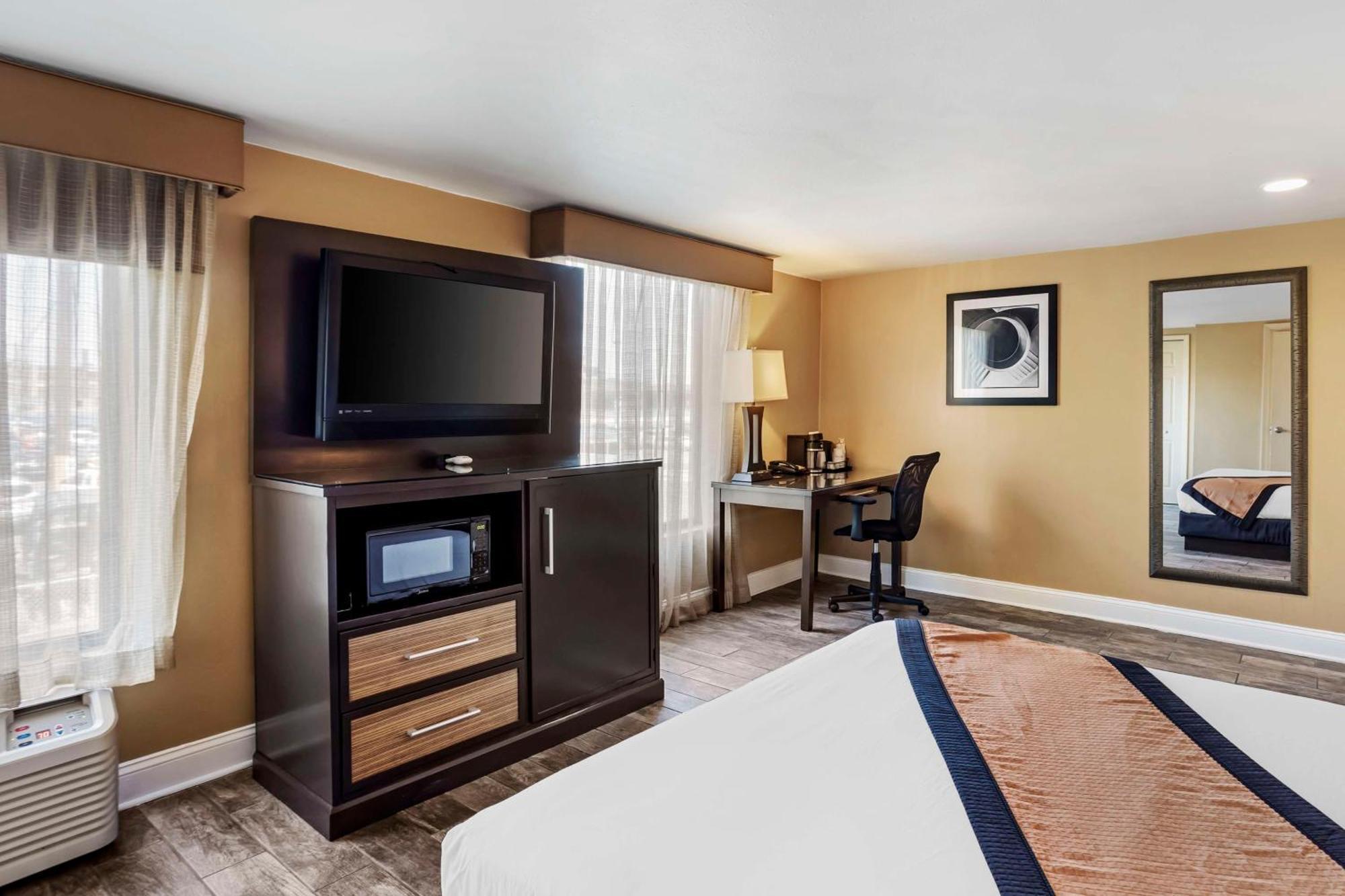 Best Western Plus Newark Airport West Екстер'єр фото