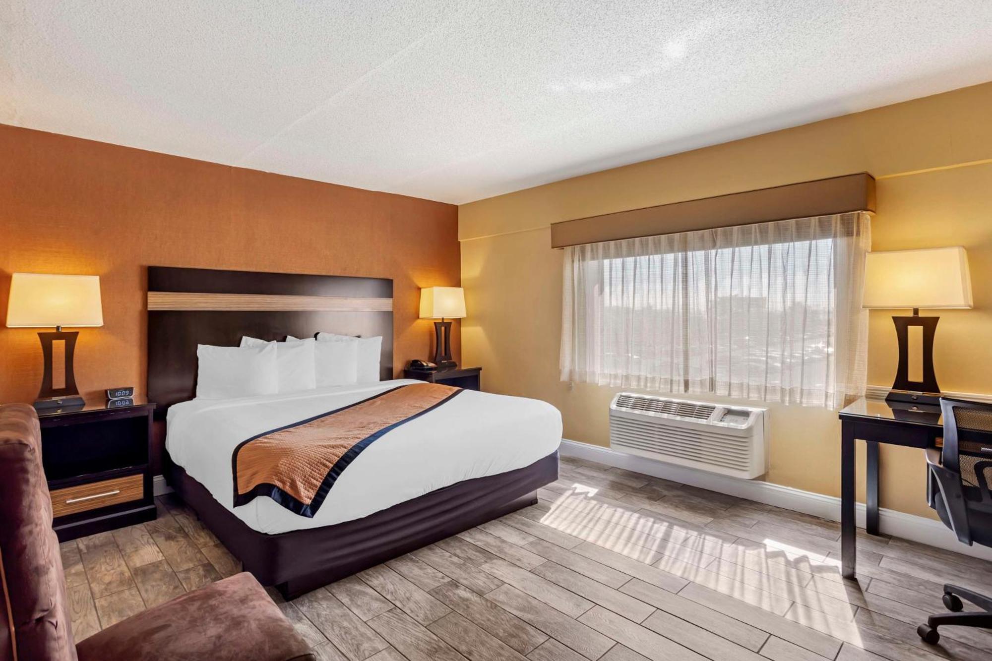 Best Western Plus Newark Airport West Екстер'єр фото