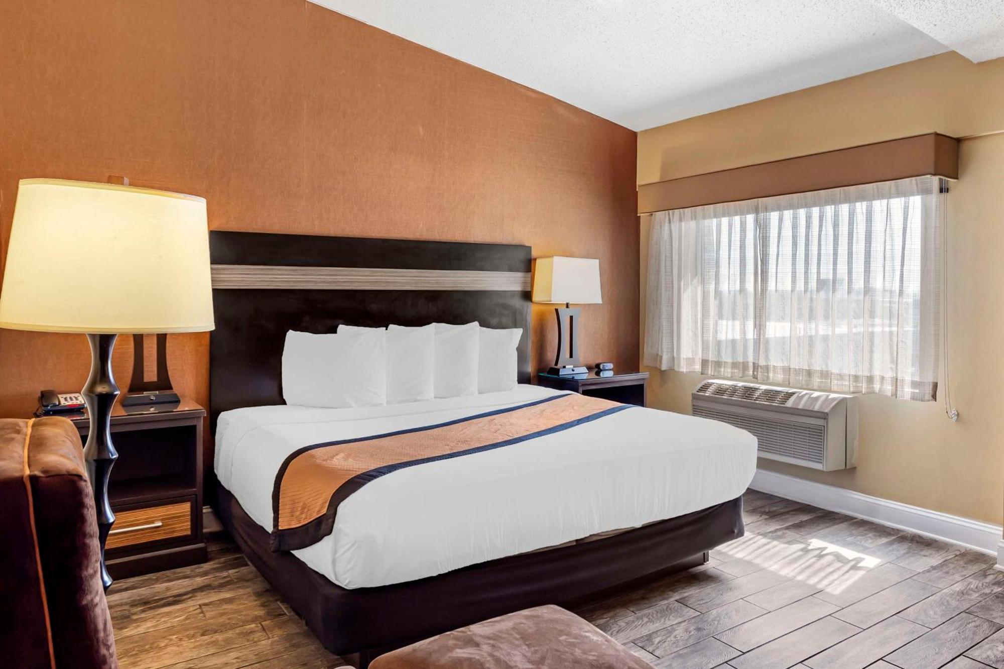 Best Western Plus Newark Airport West Екстер'єр фото